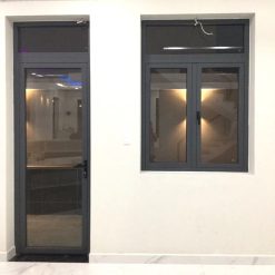 Cửa đi 1 cánh kết hợp ô cố định nhôm xingfa